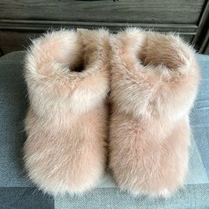 Ugg light pink size 6 slippers